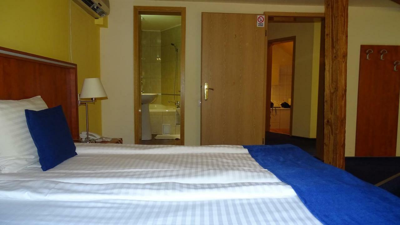 Casa Elysee Hotel Дева Екстериор снимка