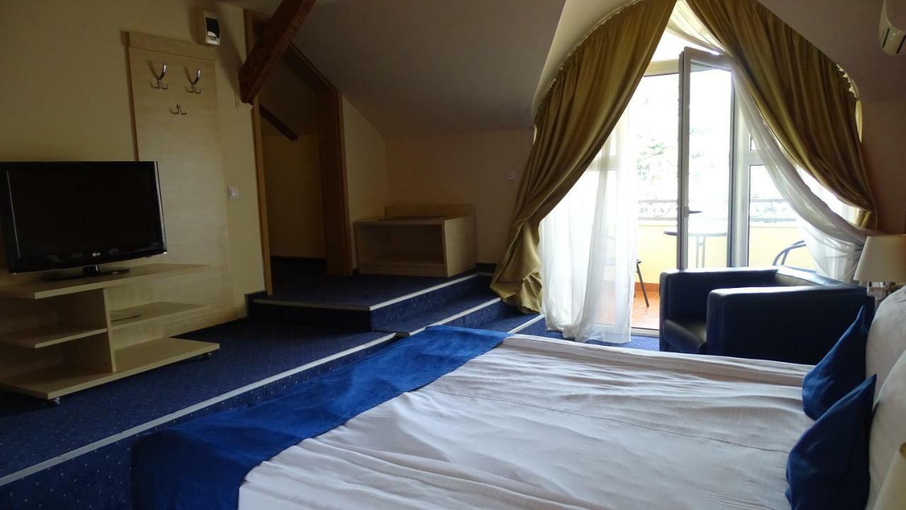 Casa Elysee Hotel Дева Екстериор снимка